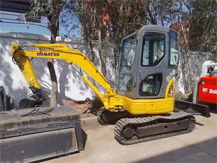 مینیبیل مکانیکی کوماتسو PC45 | مناسب فضاهای محدود شهری و پروژههای کوچک