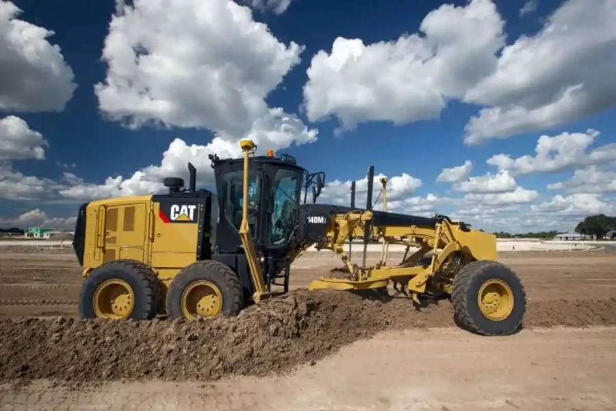 خرید گریدر کارکرده با ضمانت در دبی | انتخاب هوشمند برای پروژههای راهسازی