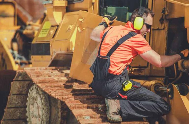 اورهال حرفه‌ای ماشین‌آلات سنگین؛ افزایش عمر مفید تجهیزات عمرانی