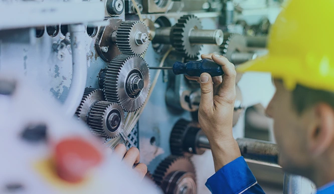 نقش سرویس و نگهداری دوره‌ای در کاهش هزینه‌های پروژه‌های عمرانی | Iron Zone UAE